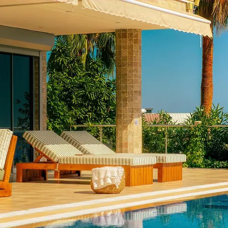 Qoople Toscana - Panoramic 360 Sea & Castle View فيلة ألانيا